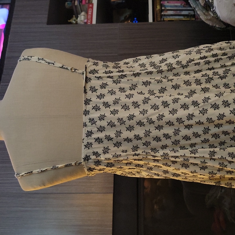 Cute! Tank Top Size Small - Picture 8 of 9